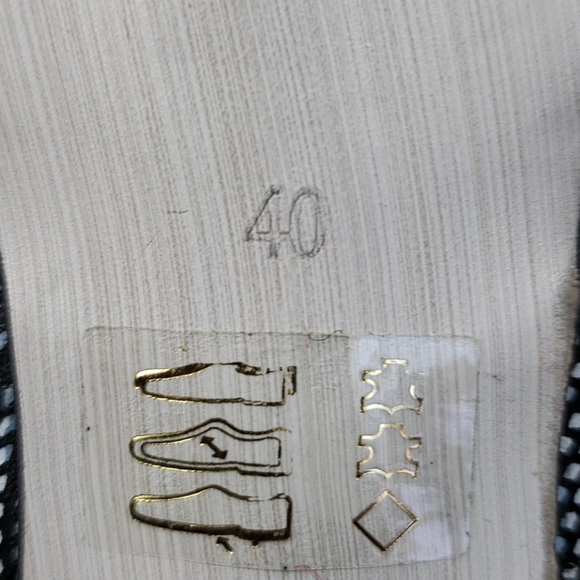 Un Tour En Ville  Sandals sz 40 - Picture 8 of 14